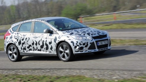 We moeten er nog even op wachten, maar hij komt echt. Ford is druk aan het testen met de ST, de nog sportievere Focus in een vlot jasje. Volgend jaar komt-ie op de markt, met de tot 250 pk aangesterkt