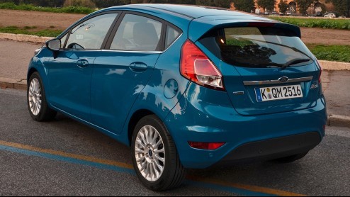 Met een opgefrist uiterlijk, een opgewaardeerd interieur en vier nieuwe driecilinder-motoren, kan de Ford Fiesta weer een flinke tijd mee.