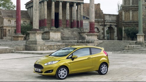 Met een opgefrist uiterlijk, een opgewaardeerd interieur en vier nieuwe driecilinder-motoren, kan de Ford Fiesta weer een flinke tijd mee.