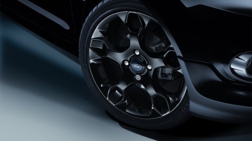 De sportieve Fiesta Metal die Ford in een gelimiteerde oplage van 300 stuks heeft uitgeleverd, wordt een vaste kracht in het programma. De dealers hoeven geen nee meer te verkopen en zetten de Metal