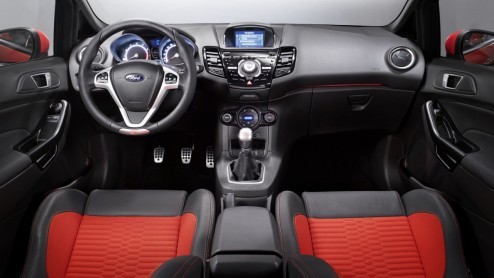 Eerste Ford Fiesta ST is in Keulen van de band gerold.