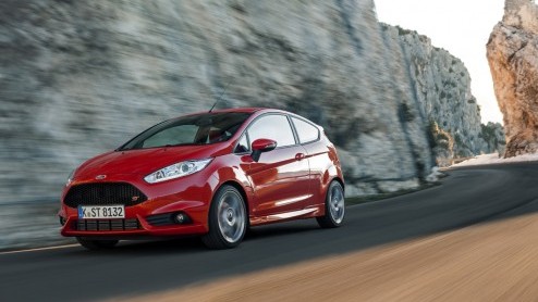 De ST-modellen van Ford lijken een schot in de roos. De Focus ST is in de eerste 3 maanden van dit jaar nog altijd de bestverkochte hot hatch van Europa en ook de Fiesta ST maakt een vliegende start.