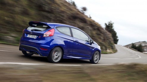 De ST-modellen van Ford lijken een schot in de roos. De Focus ST is in de eerste 3 maanden van dit jaar nog altijd de bestverkochte hot hatch van Europa en ook de Fiesta ST maakt een vliegende start.