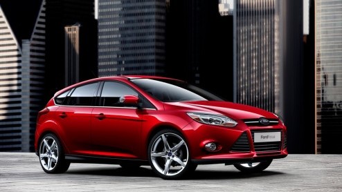 Feest bij de Ford-dealer; de nieuwe Focus staat vandaag in de Nederlandse showrooms. Allereerst als vijfdeurs en sedan, medio juni volgt de Wagon. Om de aftrap kracht bij te zetten is er een First Edi