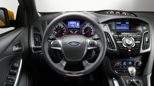 Vanaf september is het zo ver, dan komt de nieuwe Ford Focus ST naar Nederland. Ook als Wagon. Prijzen beginnen bij 33.135 euro. Das niet al teveel geld voor 250 pk en een top van bijna 250 km/u