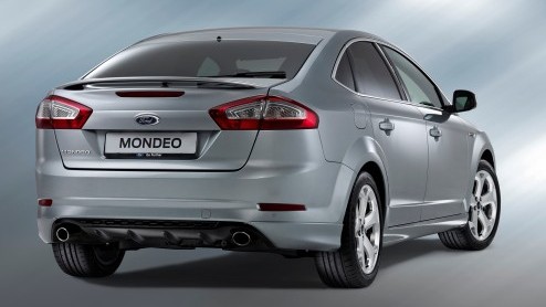 Ford Mondeo Platinum ook te bestellen met Xpression Line en extra sportieve opties zoals een RS-rastergrille, uitlaatsierstuk of achterspoiler. Een kleine meerprijs,zonder extra bijtelling.