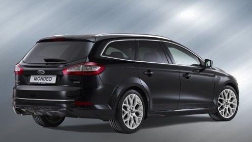 Ford Mondeo Platinum ook te bestellen met Xpression Line en extra sportieve opties zoals een RS-rastergrille, uitlaatsierstuk of achterspoiler. Een kleine meerprijs,zonder extra bijtelling.