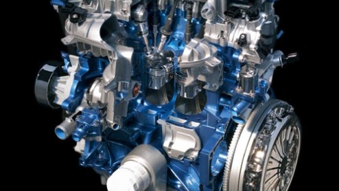 Ford is lekker bezig met downsizen. Het merk heeft vrijwel een eenliter driecilinder EcoBoost motor gereed die zijn weg zal vinden naar Fords compacte modellen wereldwijd. Daarnaast staat er een acht
