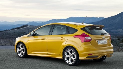 Vanaf september is het zo ver, dan komt de nieuwe Ford Focus ST naar Nederland. Ook als Wagon. Prijzen beginnen bij 33.135 euro. Das niet al teveel geld voor 250 pk en een top van bijna 250 km/u
