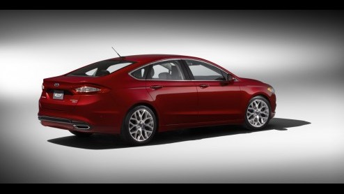 Met de onthulling van de Amerikaanse Ford Fusion tijdens de Autoshow van Detroit is ook meteen de nieuwe generatie Ford Mondeo een feit. Ford heeft de eerste beelden vrijgegeven; eind dit jaar maakt h