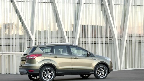 De nieuwe Ford Kuga is nu nog meer een feit. Waarom? Aan de vooravond van de Autosalon maakt Ford meer details bekend. Er worden vier motoren beschikbaar, en 4WD behoort tot de mogelijkheden.