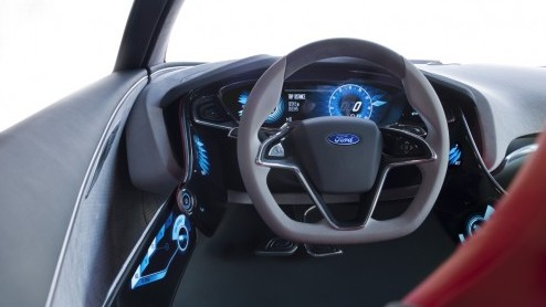 Spektakel bij Ford op de IAA. Daar staat onder meer de Ford Evos Concept, een indrukwekkend studiemodel dat de toekomstige designrichting en technologien van het merk vertegenwoordigt.