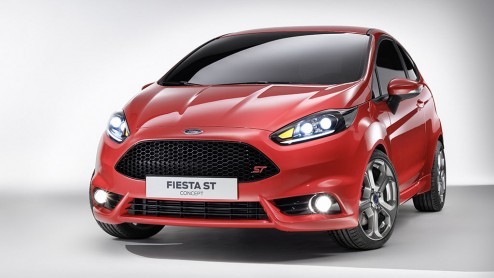 Na de Focus ST mogen we nu ook (eindelijk!) aan de Fiesta ST proeven. Dat de gepeperde versie van het succesnummer nog een Concept wordt genoemd, doet er niets aan af. Kern van de zaak: 180 pk!