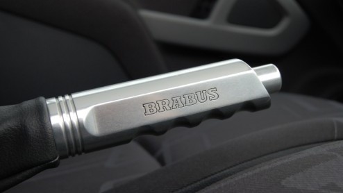 Er zijn van die autos waar je helemaal lyrisch van bent, of juist totaal niet bekoren kan. De smart fortwo is daar n van. Zijn compacte afmetingen en kekke interieur maken m eigenzinnig en praktis