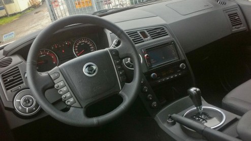 Ssangyong is in Nederland terug van weggeweest. De nieuwe importeur van het Koreaanse merk valt met de neus in de boter, nu de benzineversie van de nieuwe Korando en Actyon Sports pick-up gereed is vo