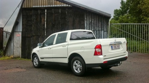 Ssangyong is in Nederland terug van weggeweest. De nieuwe importeur van het Koreaanse merk valt met de neus in de boter, nu de benzineversie van de nieuwe Korando en Actyon Sports pick-up gereed is vo