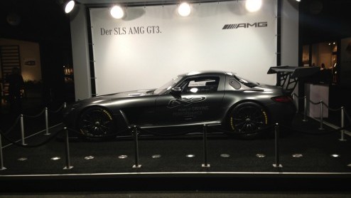 In de RAI Amsterdam heeft de Masters of LXRY 2012 de deuren geopend. Omdat in een wereld van geld en luxe ook de nodige auto's niet mogen ontbreken, zijn onder meer Porsche, Jeep, Jaguar, Land Rover e