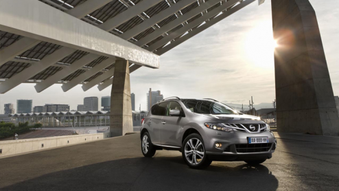 Op de beslissing de vernieuwde Murano in ons land ook als diesel te gaan leveren komt de importeur terug. Vanaf nu is de ruime SUV ook leverbaar met de 2.5 dCi. De dieselaar kost precies hetzelfde als