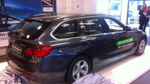 BMW heeft zojuist in Rijswijk het doek getrokken van de 320d EfficientDynamics Edition Touring. Het model met viercilinder TwinPower Turbo dieselmotor komt in aanmerking voor twintig procent bijtellin