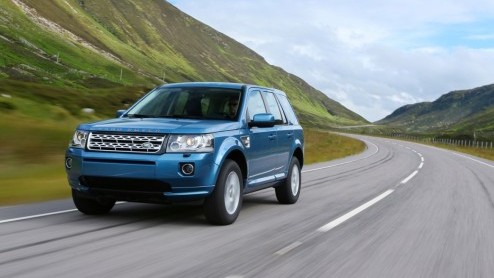 We berichtten het al eerder, Land Rover heeft de Freelander 2 een update gegeven. De prijzen zijn inmiddels ook bekend en de vanafprijs valt iets hoger uit, omdat de importeur de relatief weinig verko