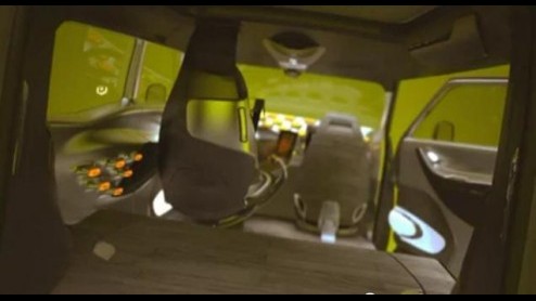 Renault heeft - zoals beloofd - een nieuwe conceptcar onthuld; Frendzy. Hij (of zij?) is groen, ruimtelijk en geschikt voor werk en familie. De Fransen noemen dat een gespleten persoonlijkheid. En dat