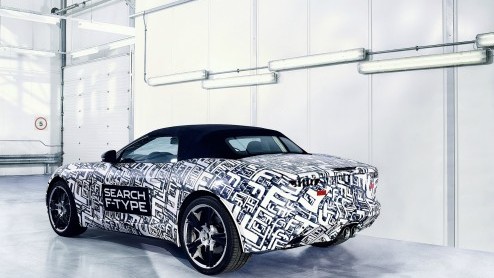 Meer nieuws vandaag uit de hoek van Jaguar. Ditmaal geen overdaad aan luxe maar nieuws van technische aard. Het Britse merk komt met twee nieuwe motoren voor haar modellen. Een 2.0 viercilinder met tu