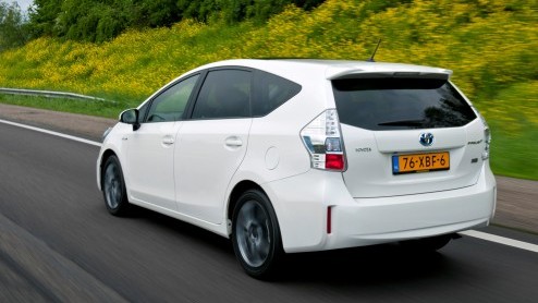Vele (potentile) Prius-rijders zullen er van hebben gedroomd; een Prius met extra veel ruimte om met het hele gezin inclusief bagage er op uit te trekken. Tot voor kort moest de dealer nee (of een