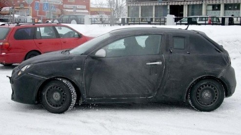 Vandaag bereikt ons nieuws van Alfa. De Alfa Romeo Furiosa deed zijn eerste testrondes. De naam 'Mito' is deze week ook opgedoken; het lijkt er op dat Alfa afstapt van de naam Furiosa, die uit de 'wed