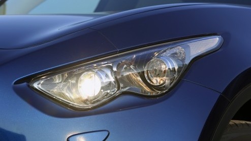 Infiniti heeft in ons land nog veel aan verkopen en naamsbekendheid te winnen. En dus wordt elk nieuwtje bij het Japanse luxemerk aan de grote klok gehangen. In de omgeving van Mnchen hebben we kenni