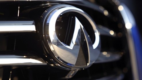 Op de dag dat de Los Angeles Motor Show de deuren opent, maakt Infiniti bekend volgend jaar een nieuw model te introduceren. Tijdens de North American International Auto Show op 14 januari ziet een ni