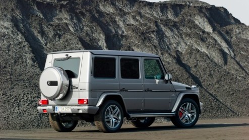 Eerder berichtten we al dat er van de inmiddels ruim gepensioneerde G-Klasse van Mercedes een AMG-versie in de pijplijn zat. Vandaag is er meer informatie bekend over de krachtpatsers, ook hebben we n