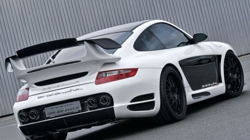 Bij het horen van de naam Gemballa gaat niet bij iedereen een lichtje branden. Porsche-kenners of autoliefhebbers weten echter dat we dan te maken hebben met hevig uitgedoste Porsches. Het bedrijf ko