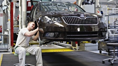 Skoda fabriek in Kvasiny is gemoderniseerd voor de vernieuwde Skoda Superb die eind deze maand bij de dealer staat.