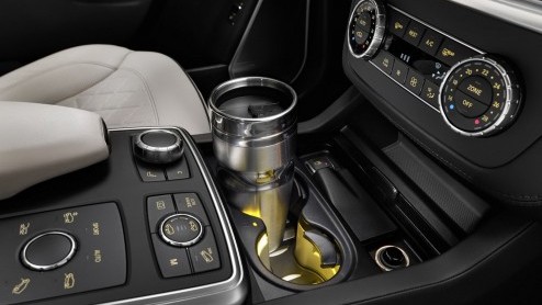 Een van de vele nieuwe modellen die Mercedes-Benz dit jaar zal introduceren is de nieuwe GL-Klasse. De comfortabele luxe-kolos wordt deze week in New York gepresenteerd maar lekte voortijdig uit.