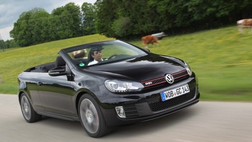 Volkswagen heeft nagedacht. Wat nou als we het genot van cabriorijden combineren met het rijplezier van een GTI. Zou de Golf GTI Cabriolet dan dubbele pret opleveren? Tijd om die vraag te bevestigen