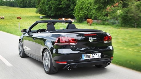 Volkswagen heeft nagedacht. Wat nou als we het genot van cabriorijden combineren met het rijplezier van een GTI. Zou de Golf GTI Cabriolet dan dubbele pret opleveren? Tijd om die vraag te bevestigen