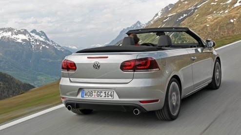 Volkswagen heeft nagedacht. Wat nou als we het genot van cabriorijden combineren met het rijplezier van een GTI. Zou de Golf GTI Cabriolet dan dubbele pret opleveren? Tijd om die vraag te bevestigen