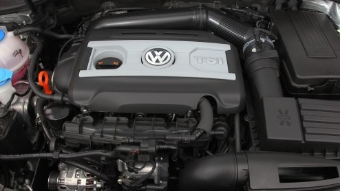 Volkswagen heeft nagedacht. Wat nou als we het genot van cabriorijden combineren met het rijplezier van een GTI. Zou de Golf GTI Cabriolet dan dubbele pret opleveren? Tijd om die vraag te bevestigen