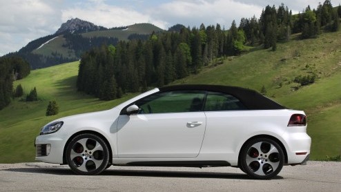 Volkswagen heeft nagedacht. Wat nou als we het genot van cabriorijden combineren met het rijplezier van een GTI. Zou de Golf GTI Cabriolet dan dubbele pret opleveren? Tijd om die vraag te bevestigen