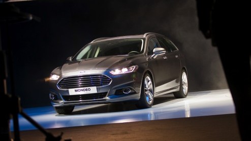 De nieuwe Ford Mondeo heeft zich al even laten zien en debuteert officieel in Parijs. Beelden van de Wagon waren er nog niet. Tot vandaag. Goed nieuws voor het overgrote deel (potentile) Mondeo-rijde