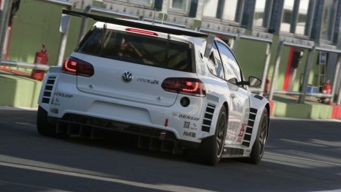 De Golf GTI wordt dit jaar 35. Om dat te vieren introduceert Volkswagen de Golf 24. Deze is 440 pk sterk, vierwielaangedreven en wordt ingezet tijdens de 24-uursrace op de legendarische Nordschleife v