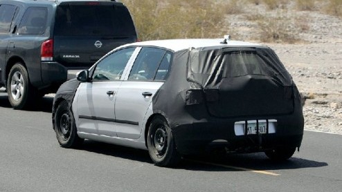 De nieuwtjes vliegen ons om de oren. Overal worden nieuwe modellen gespot, vaak nog wel in gecamoufleerd outfit. Een korte opsomming van de Porsche 911 facelift, de vernieuwde Maserati Quattroporte, d