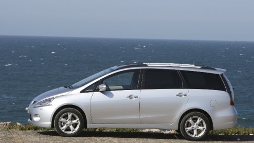 Mitsubishi trakteert kopers van een nieuwe Grandis op enkele voordeeltjes. Wie nog voor het einde van dit jaar een nieuwe Mitsubishi Grandis aanschaft, ontvangt bij betaling van 99 euro een geavanceer