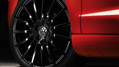 Volkswagen Duitsland zet de good-old Polo nog even in de schijnwerpers met de GT-rocket uitvoering. Liefhebbers van speciale wielen, opvallende lakkleuren en andere sportieve details kunnen hun hart o