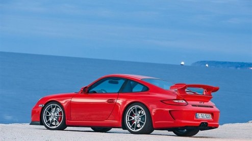 Porsche breidt de tweede generatie van de huidige 911-reeks uit met de 911 GT3. Iedereen moet weten wat deze racy snelheidsduivel in petto heeft, want het merk toont de auto op de Autosalon van Genve