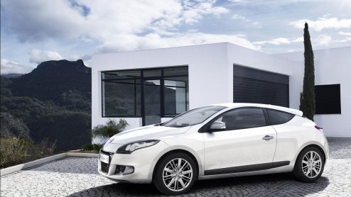 Ford riep het al langer maar Renault heeft m als eerste, een belastingvrije compacte middenklasser met dieselmotor. De Megane ENERGY dCi 110 Stop & Start stoot namelijk slechts 95 gram CO2 uit. De BP