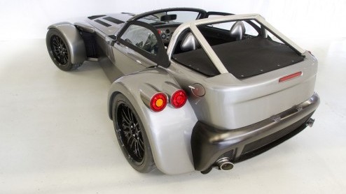 De liefhebbers hebben er met spanning naar uitgekeken. Maar, hij is er! Na twee-en-een-half jaar ontwikkelen heeft Donkervoort Automobielen uit Lelystad de volgende generatie open sportwagens gepresen