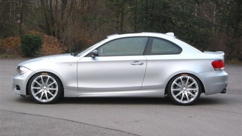 Nu ziet de gemiddelde BMW er al dynamisch en sportief uit, maar Hartge was van mening dat het allemaal nog wel iets scherper kon. Dit keer werd de 1-serie onder handen genomen. Toch resulteerde het sl