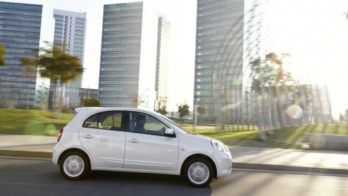 Krap een half jaar nadat de nieuwe Nissan Micra in de showroom is gezet staan de schijnwerpers weer op 'm gericht. Nissan voegt een tweede motorisering aan het gamma die niet alleen bijzonder maar ook