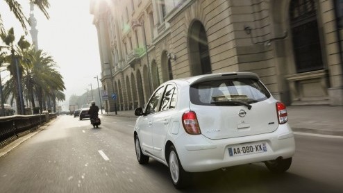 Krap een half jaar nadat de nieuwe Nissan Micra in de showroom is gezet staan de schijnwerpers weer op 'm gericht. Nissan voegt een tweede motorisering aan het gamma die niet alleen bijzonder maar ook